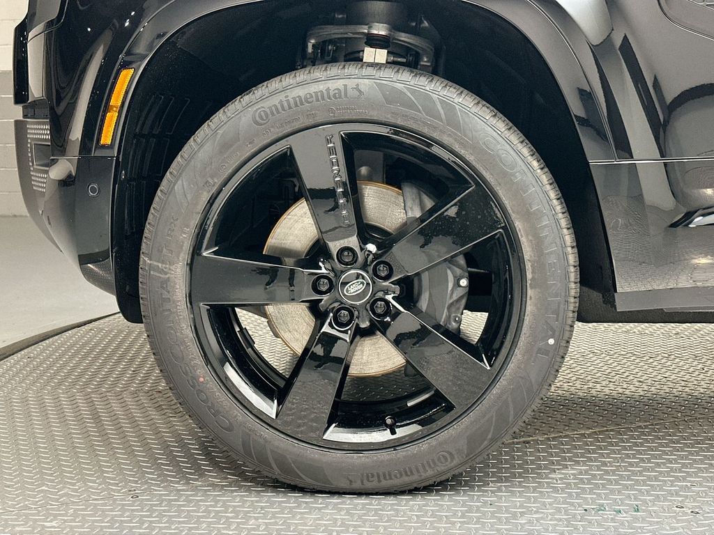 Thumbnail: 2025 Land Rover Defender - 10