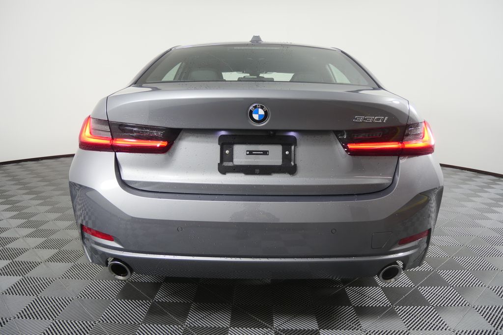 Thumbnail: 2025 BMW 3 Series - 4