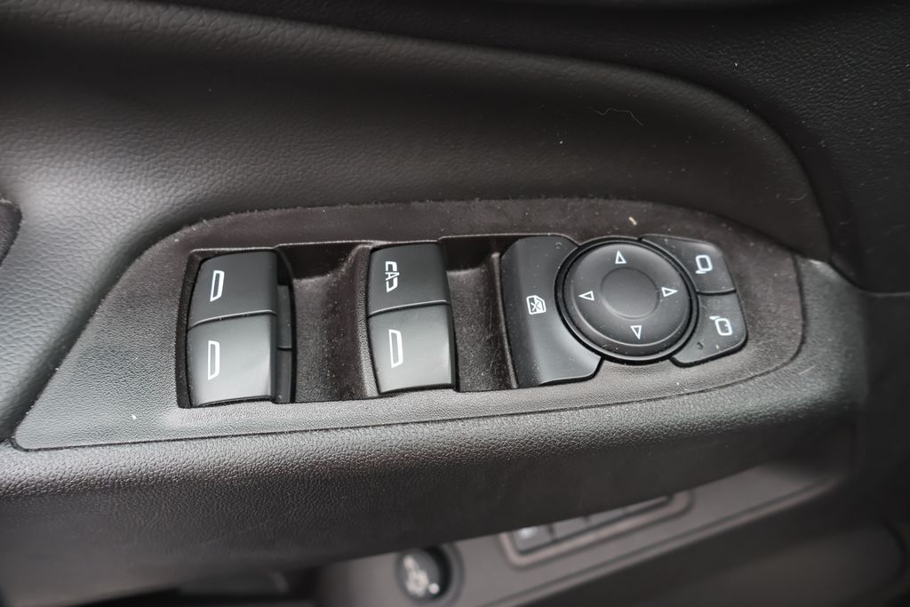 Thumbnail: 2021 Chevrolet Equinox - 15