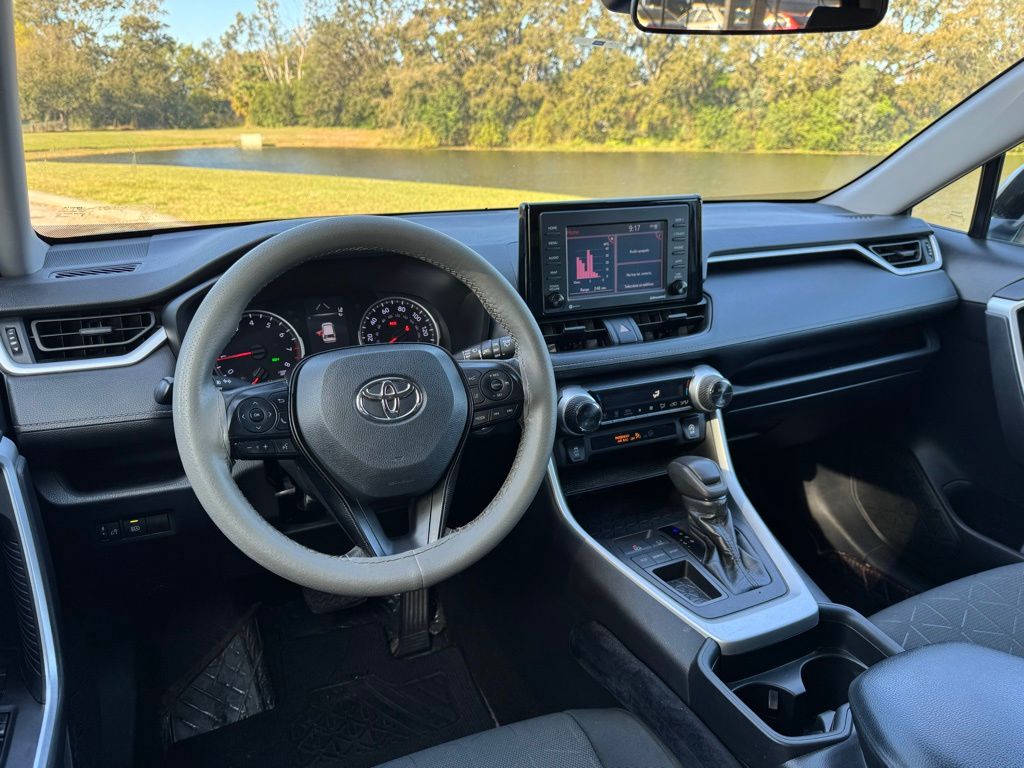 2021 Toyota RAV4 XLE 12