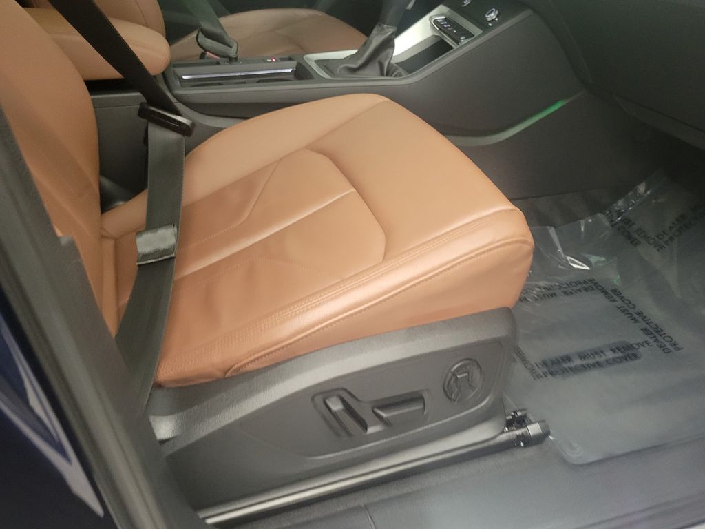 Thumbnail: 2022 Audi Q3 - 14