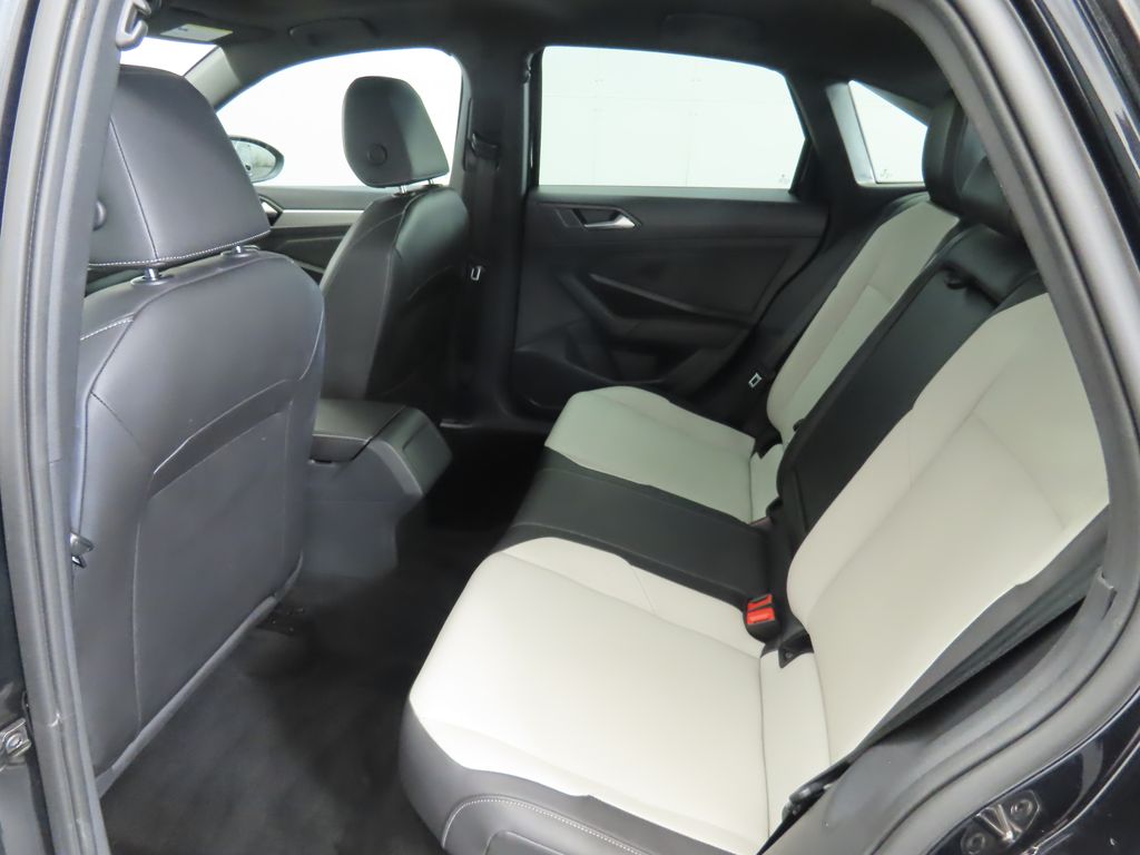 2021 Volkswagen Jetta R-Line 22
