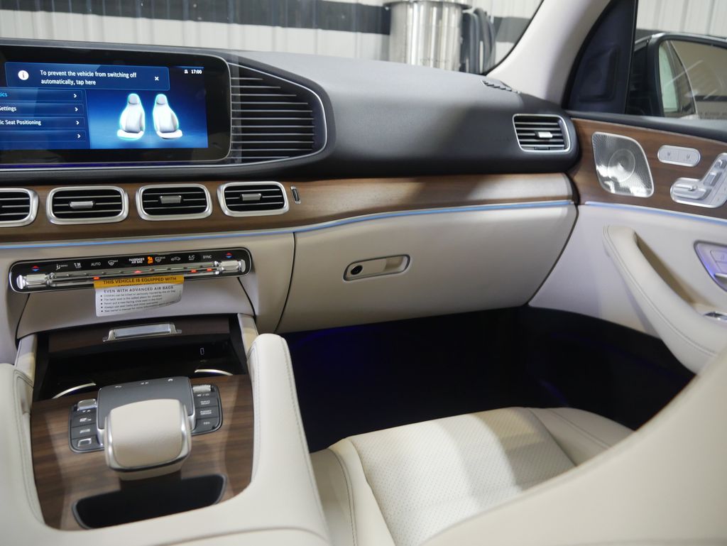 Thumbnail: 2026 Mercedes-Benz GLE - 30