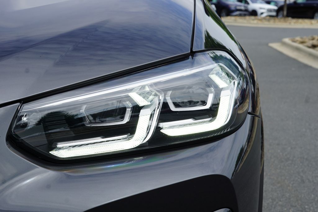 Thumbnail: 2024 BMW X4 - 10