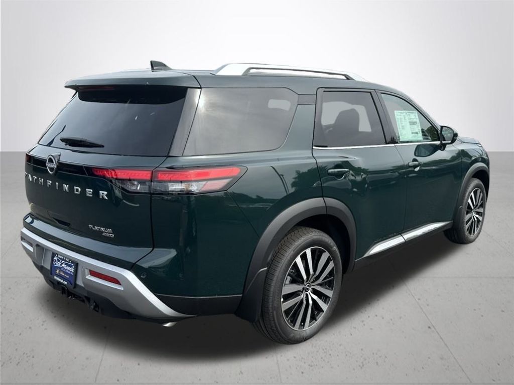 2025 Nissan Pathfinder Platinum