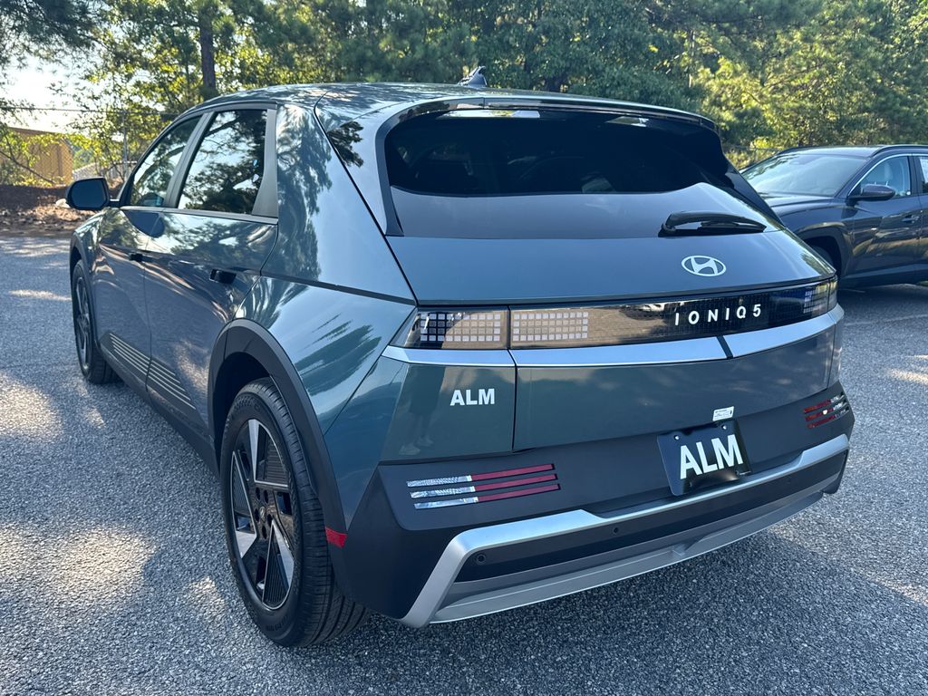 2025 Hyundai Ioniq 5 SE Standard Range photo 3