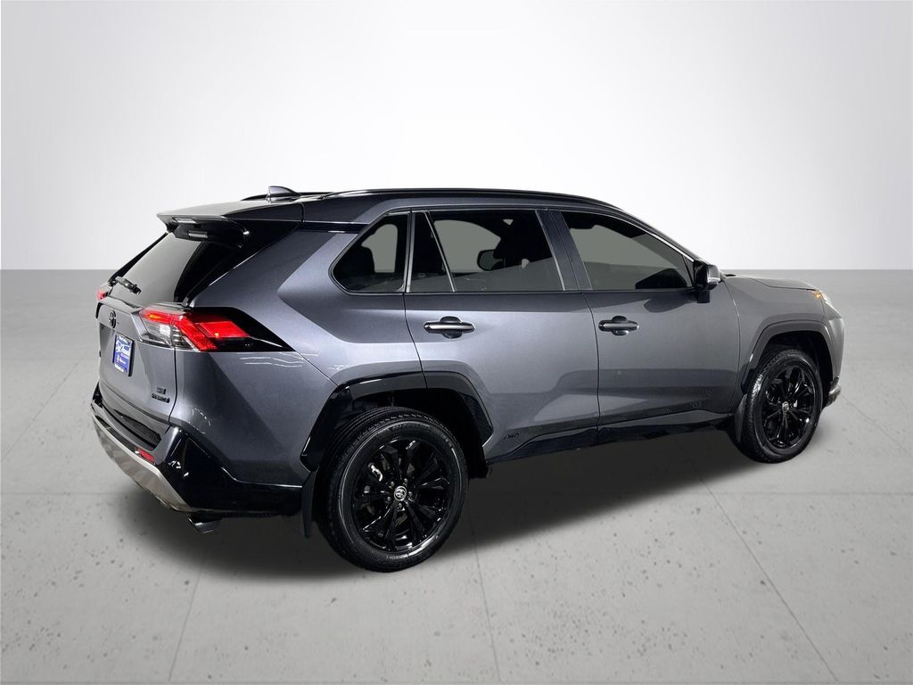 2022 Toyota RAV4 Hybrid SE