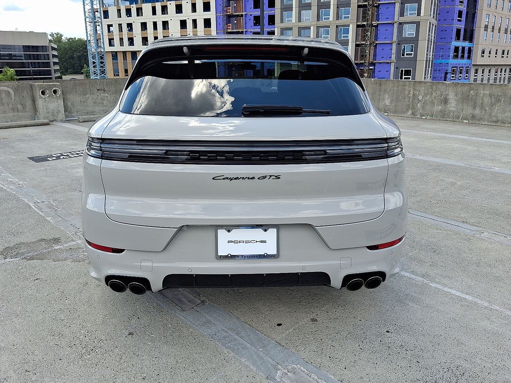 Thumbnail: 2025 Porsche Cayenne - 9