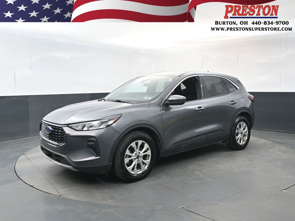 Carbonized Gray Metallic 2023 Ford Escape Active FWD SUV / Crossover Front-Wheel Drive 8-Speed Automatic