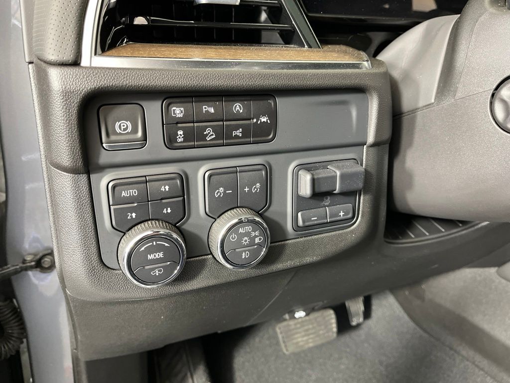 Thumbnail: 2025 Chevrolet Tahoe - 31