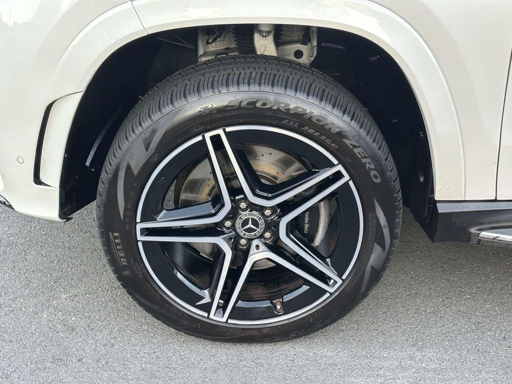 Thumbnail: 2023 Mercedes-Benz GLS - 14