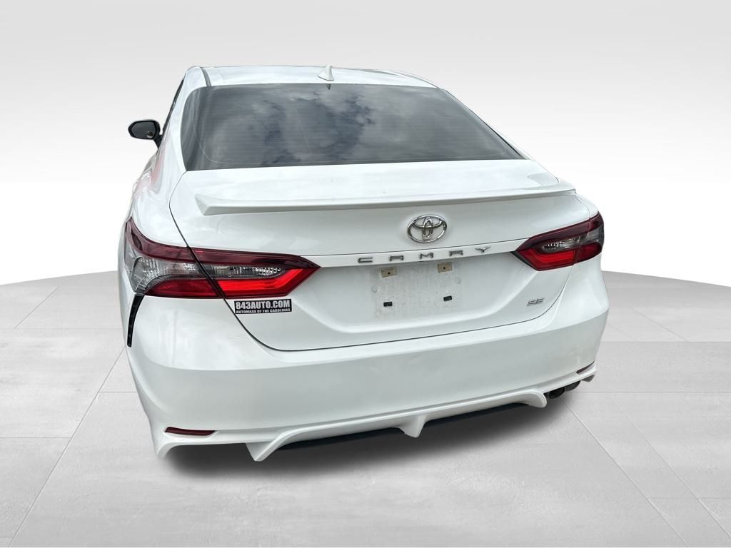2022 Wind Chill Pearl Toyota Camry SE FWD Sedan