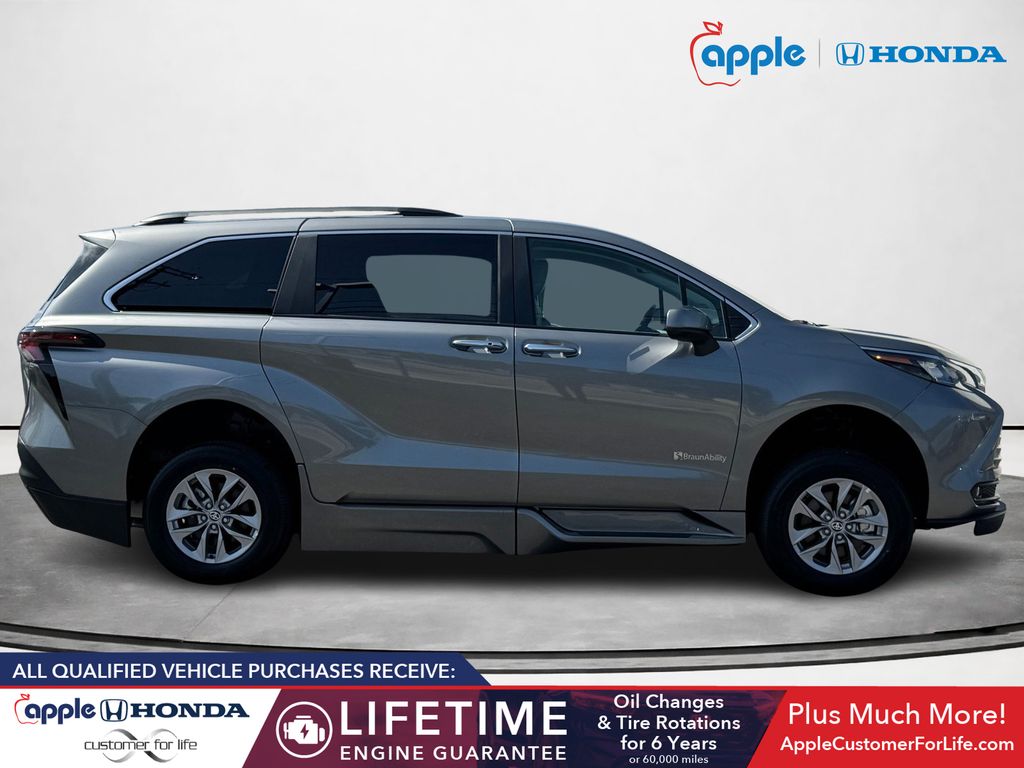 2026 Toyota Sienna XLE