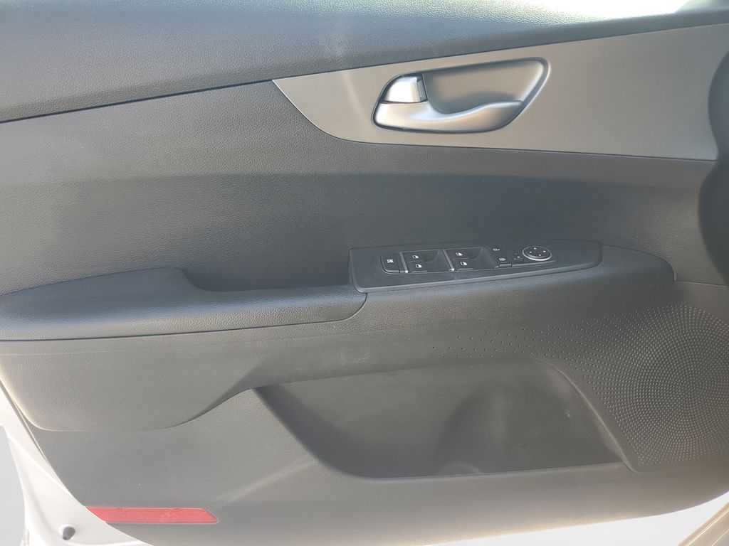 Used 2020 Silver Kia LXS image 18