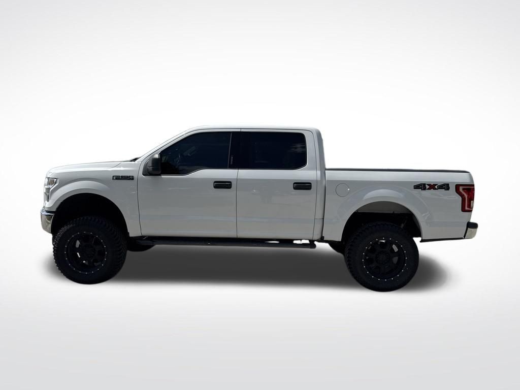 Used 2017 White Ford XLT image 8