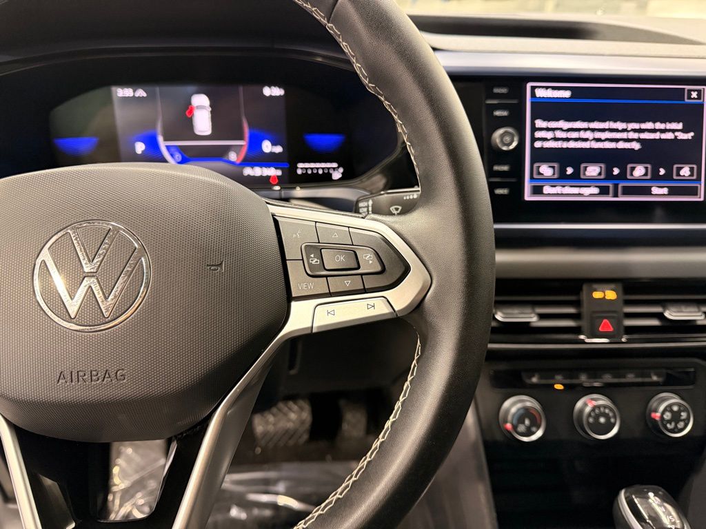 Thumbnail: 2022 Volkswagen Taos - 14