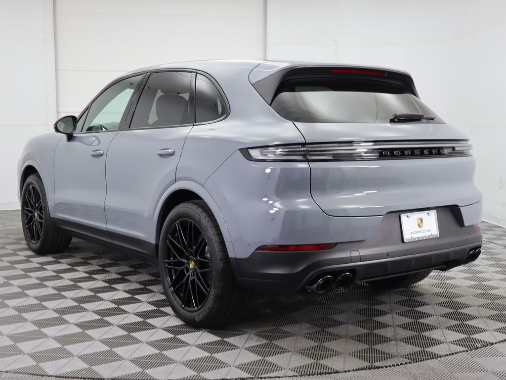 Thumbnail: 2024 Porsche Cayenne - 3