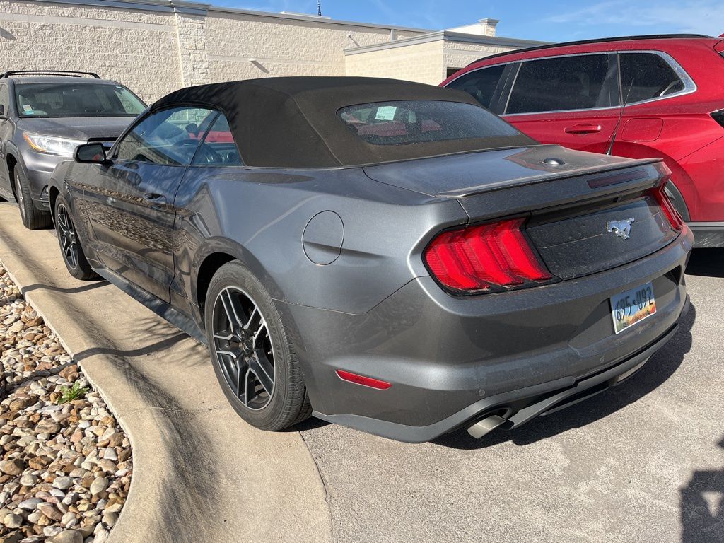 2022 Ford Mustang  4