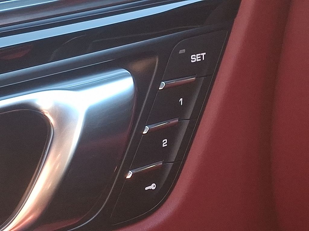 Thumbnail: 2024 Porsche Macan - 27