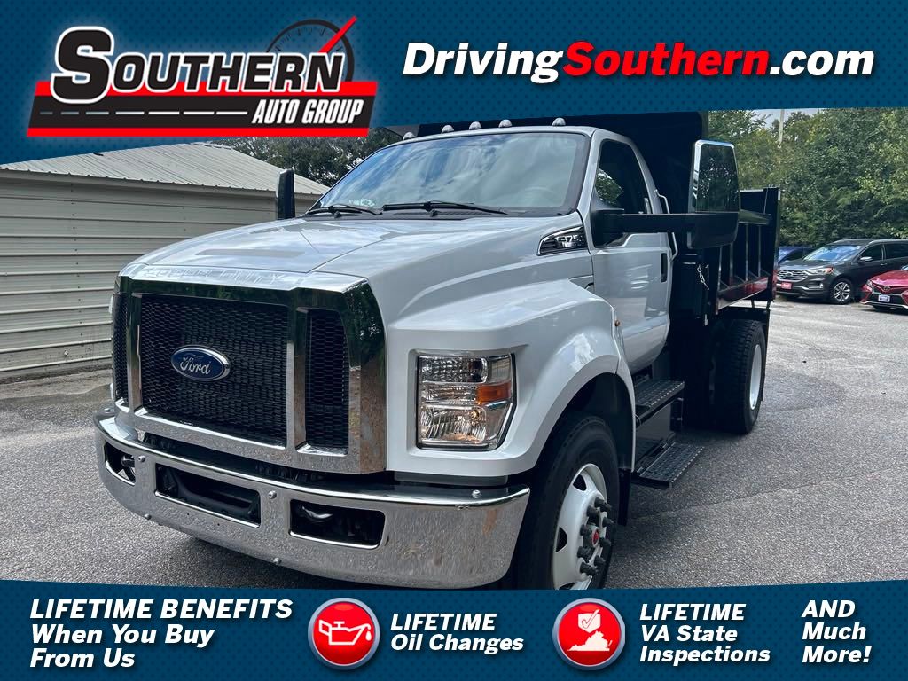 2025 Ford F-750SD Base