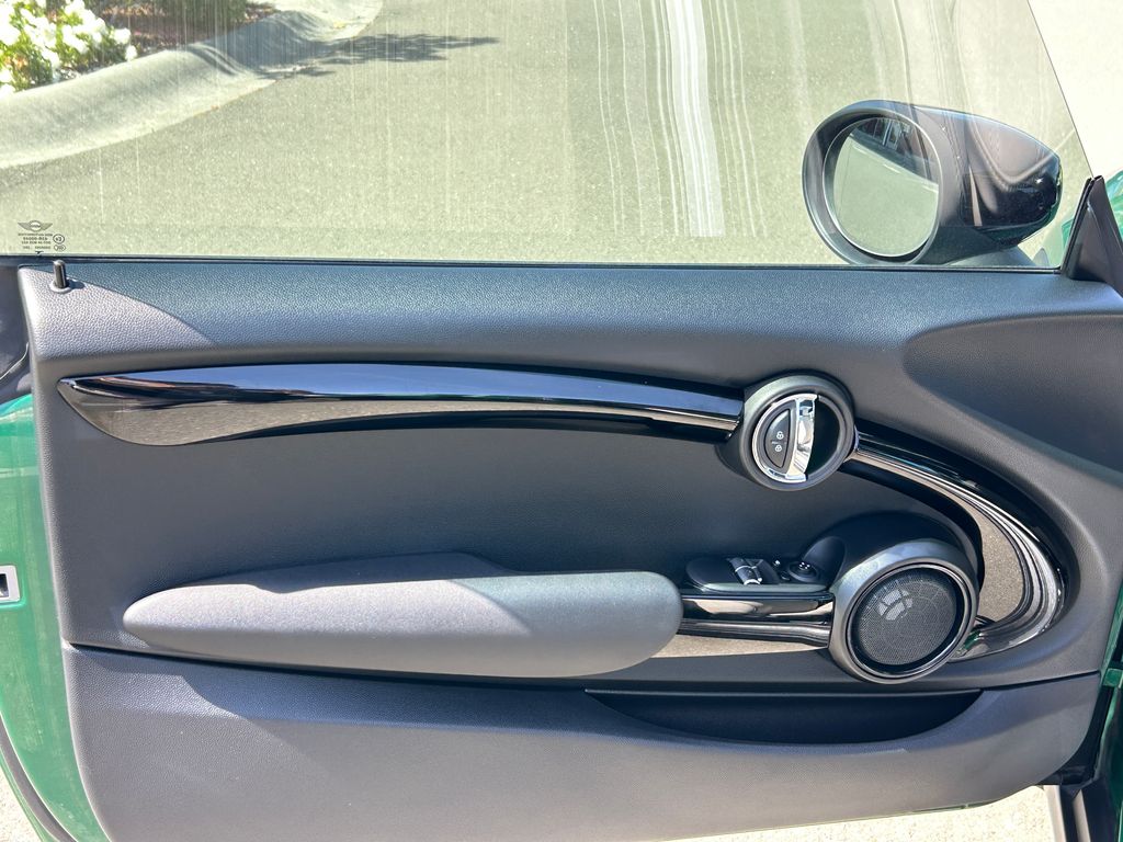 2021 MINI Cooper SE 11