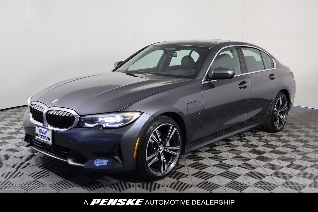 Thumbnail: 2021 BMW 3 Series - 1