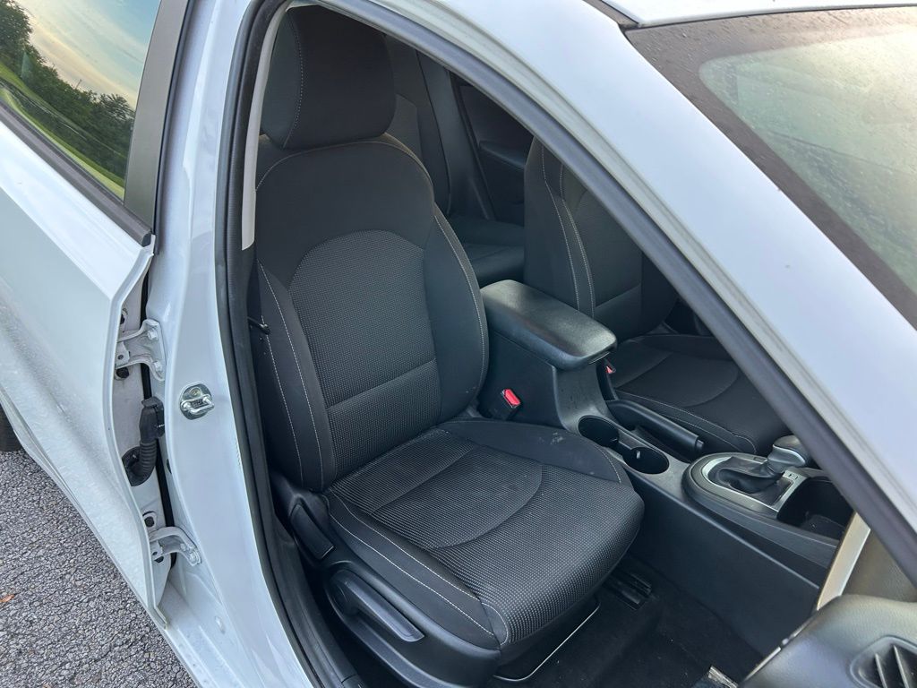 Thumbnail: 2021 Kia Forte - 15