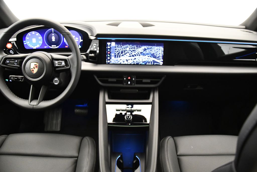 Thumbnail: 2025 Porsche Macan - 21