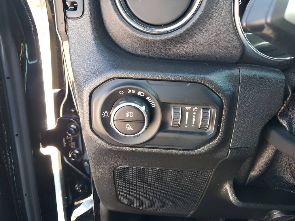 Used Car 2021 Jeep Gladiator  High Altitude For Sale Under $35,000 In Austin, Texas