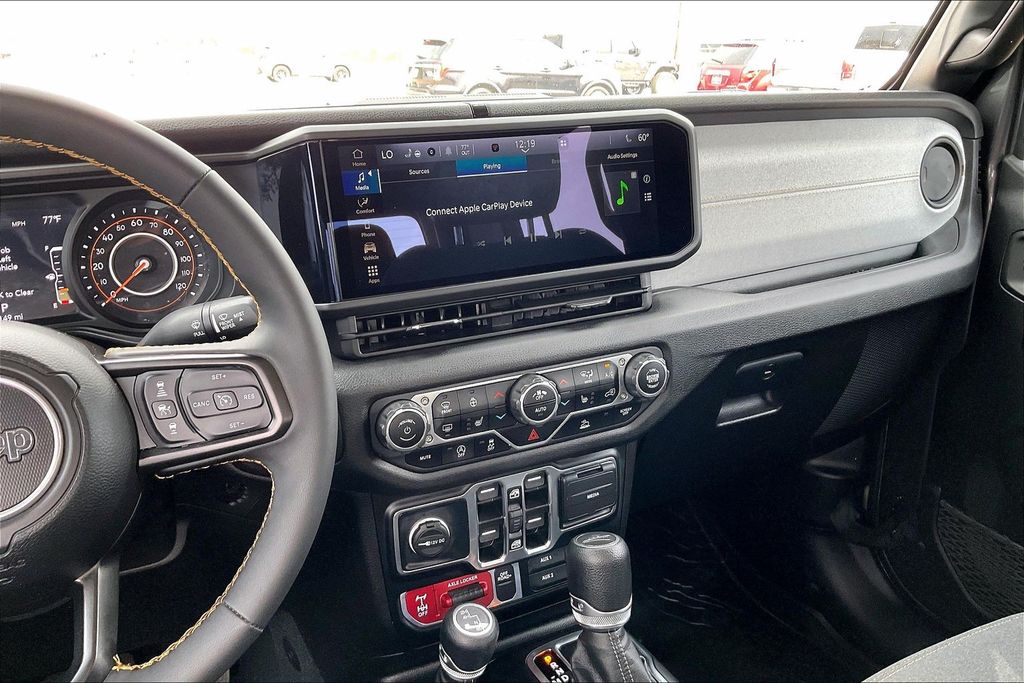 Used 2024 Jeep Gladiator Willys 4D Crew Cab