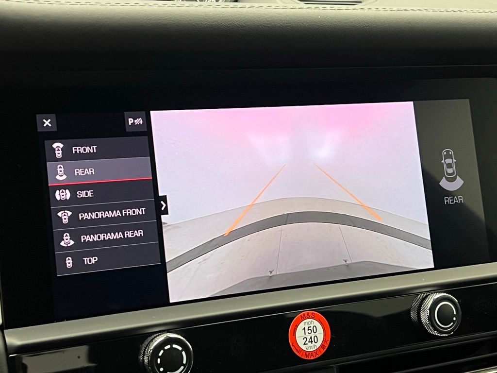 Thumbnail: 2023 Porsche Macan - 15