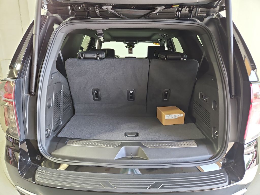 Used 2024 Black Chevrolet High Country image 24