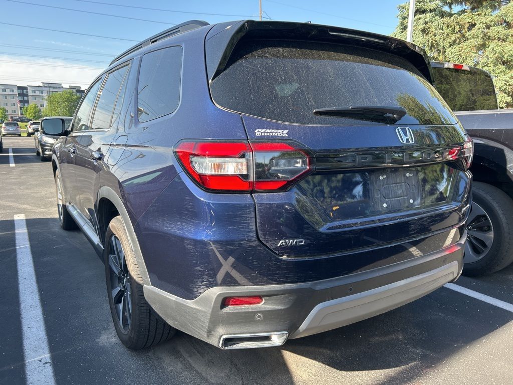 2023 Honda Pilot Touring 2