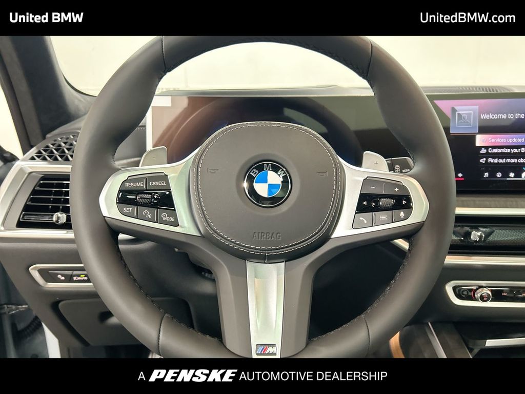 Thumbnail: 2026 BMW X7 - 14