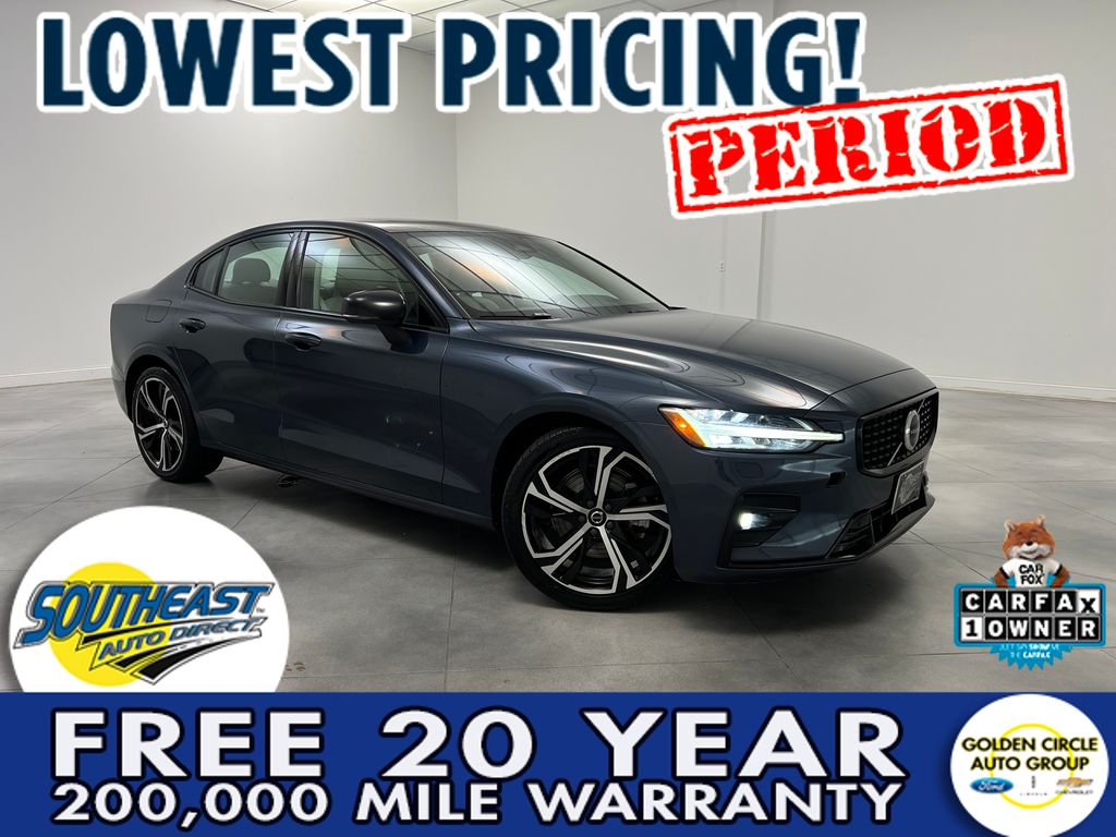 2024 Volvo S60 B5 Core Dark Theme FWD