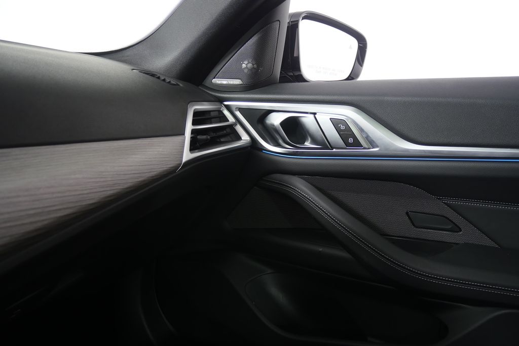 Thumbnail: 2025 BMW 4 Series - 31