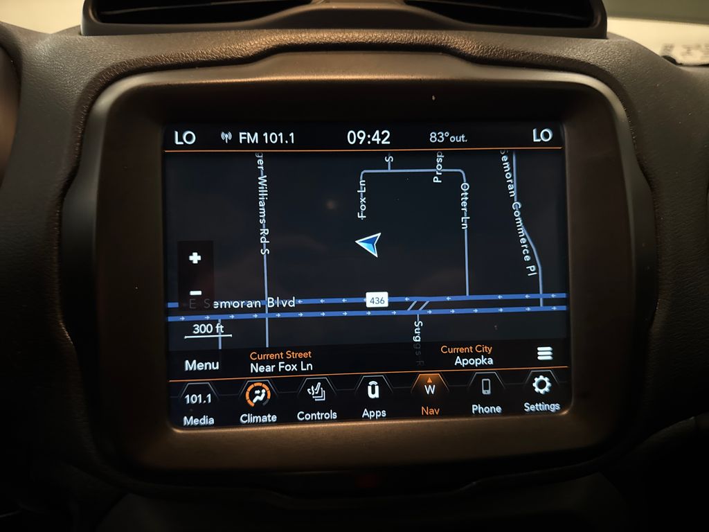 Certified Used 2022 Gray Jeep Latitude image 23
