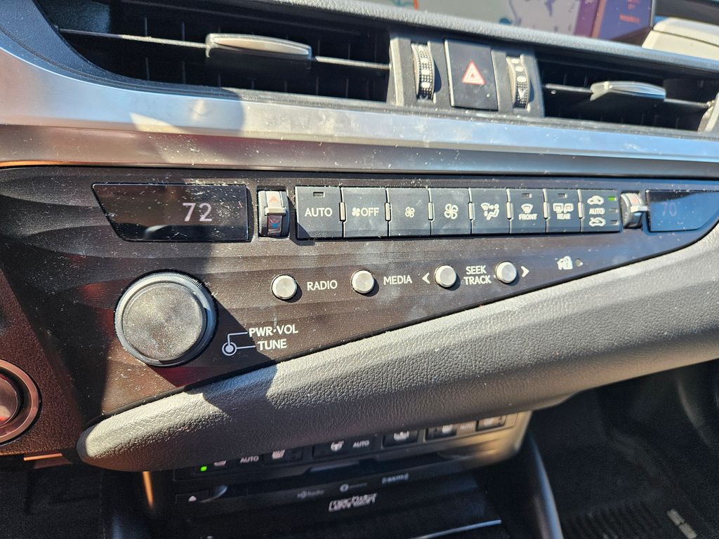 Thumbnail: 2019 Lexus ES - 28