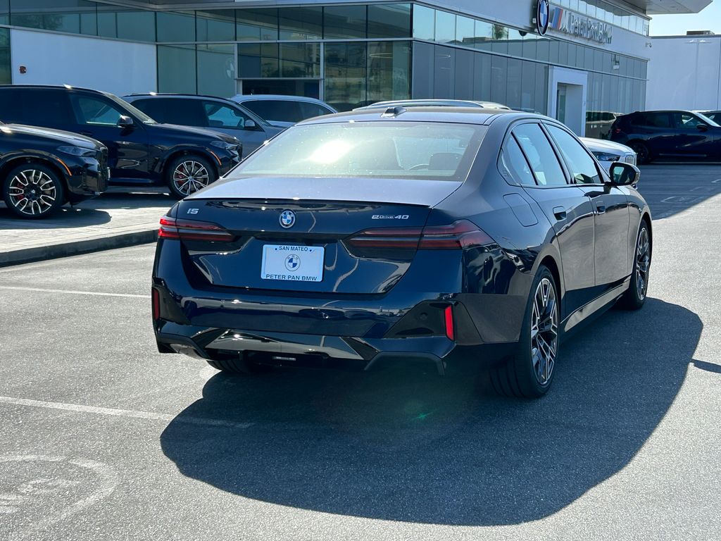 Thumbnail: 2027 BMW i5 - 5
