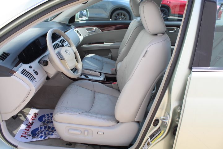 Used Car 2009 Toyota Avalon  For Sale In Georgetown, Texas