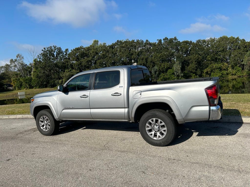 Thumbnail: 2019 Toyota Tacoma - 3
