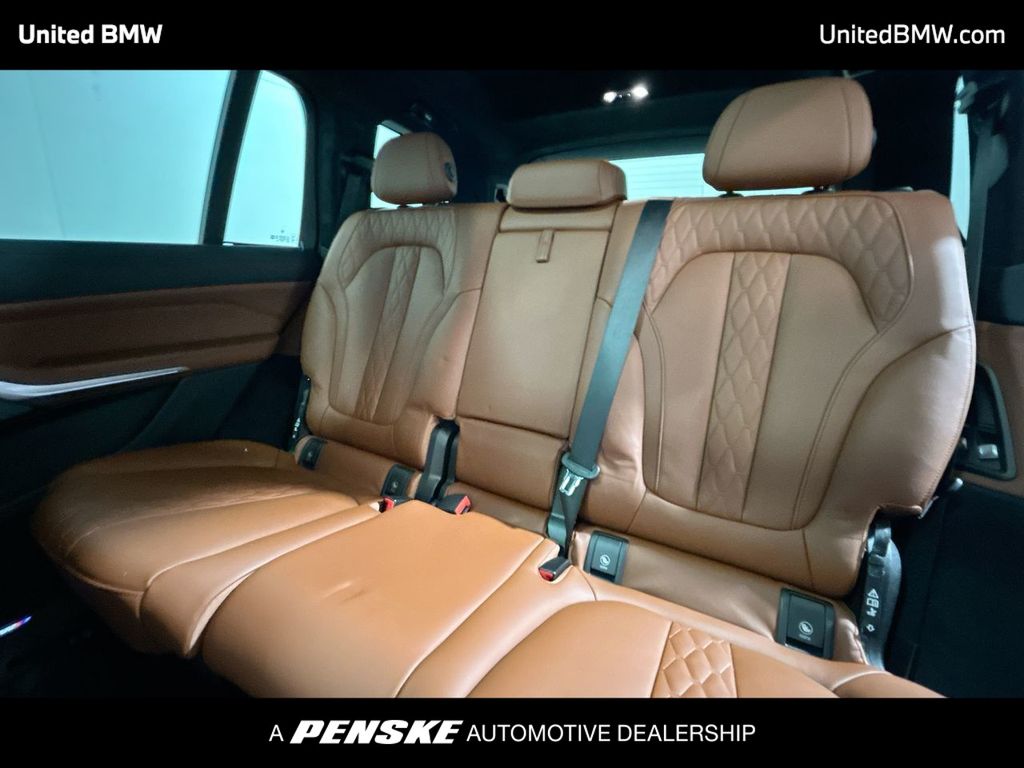 2023 BMW X7 M60i 21