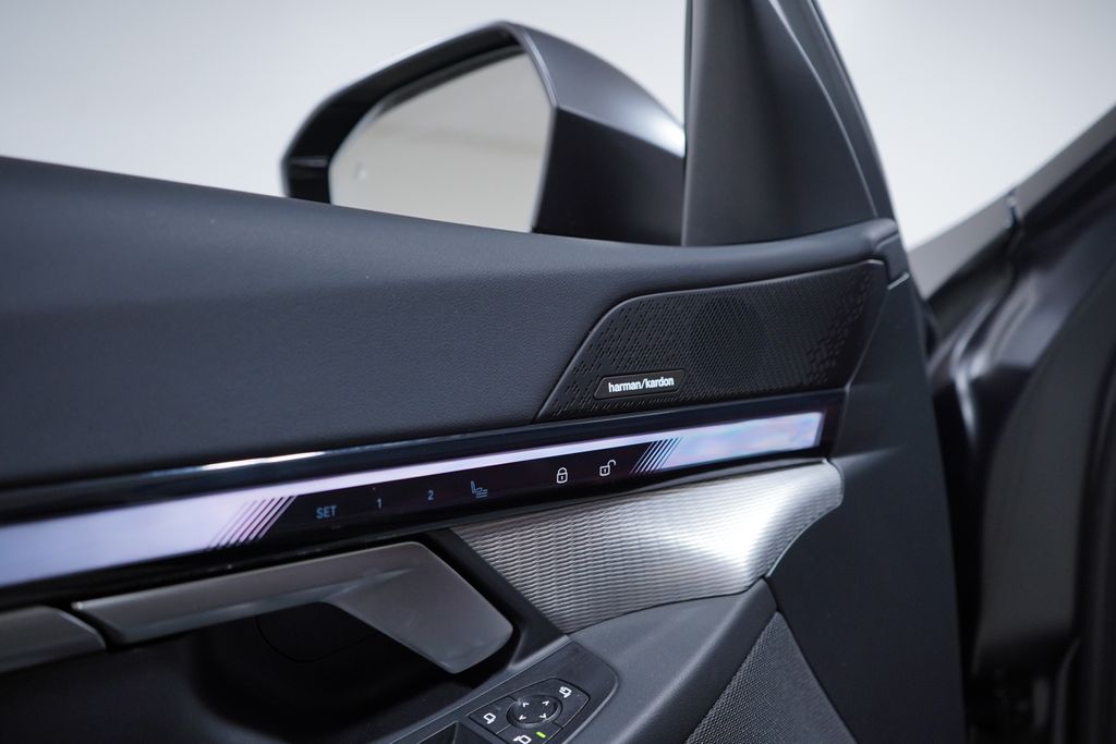 Thumbnail: 2025 BMW i5 - 19