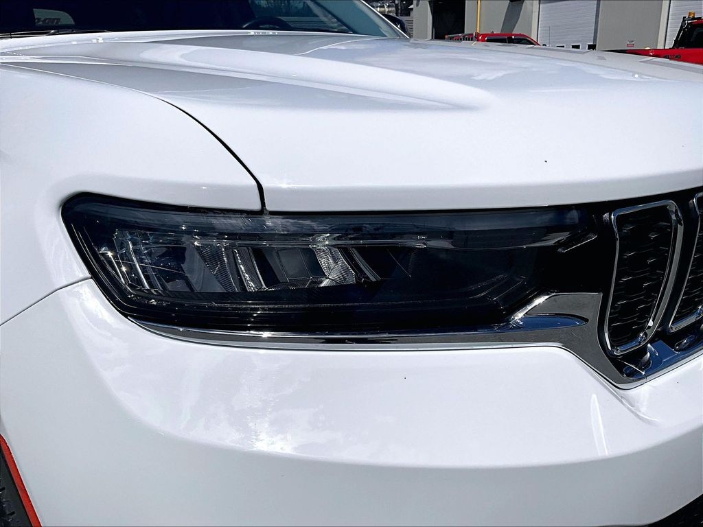 2022 Jeep Grand Cherokee — photo 31