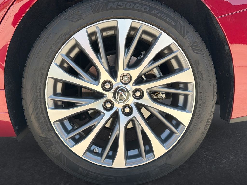 Thumbnail: 2019 Lexus ES - 31