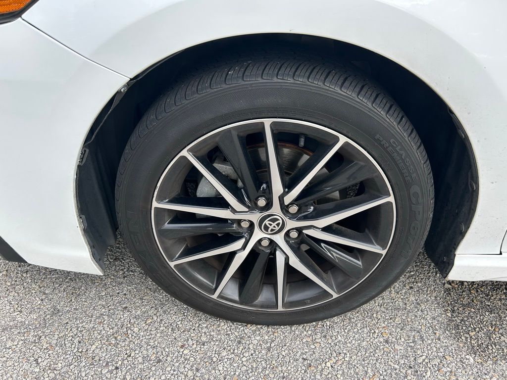 Thumbnail: 2021 Toyota Camry - 9