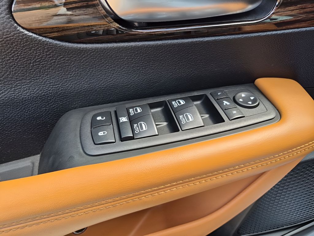 Used Car 2023 Chrysler Pacifica Hybrid  Pinnacle For Sale Under $35,000 In Austin, Texas