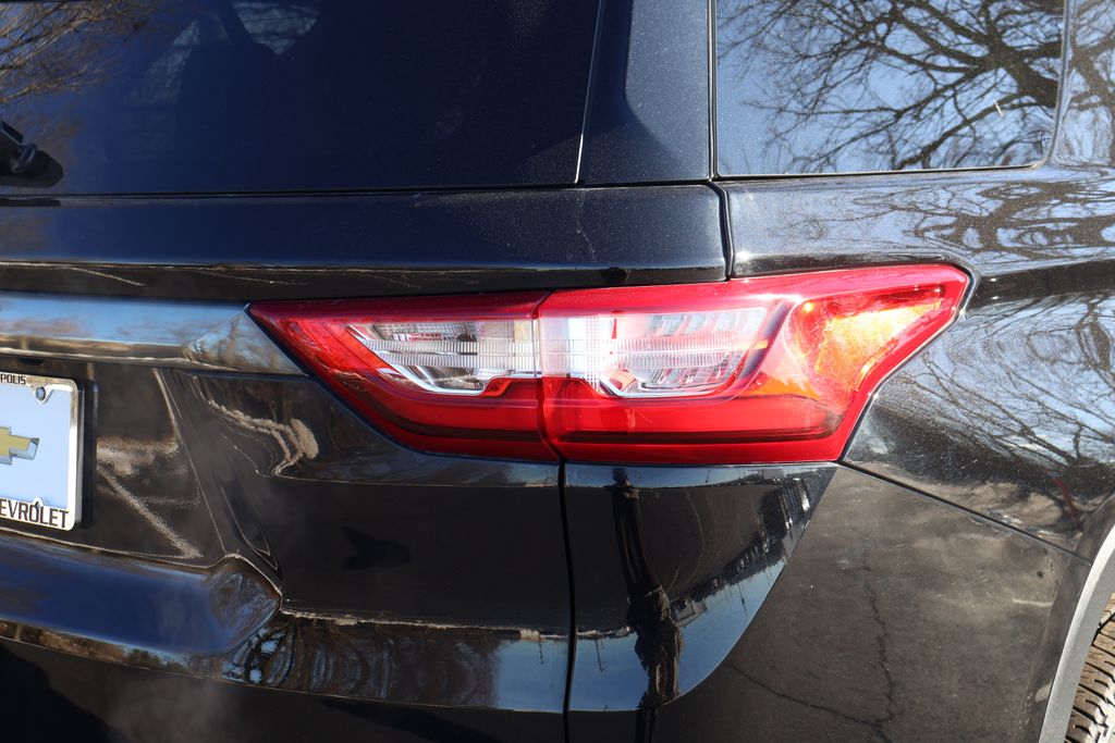 Thumbnail: 2021 Chevrolet Traverse - 7