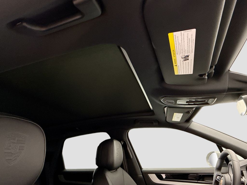 Thumbnail: 2026 Porsche Cayenne - 21