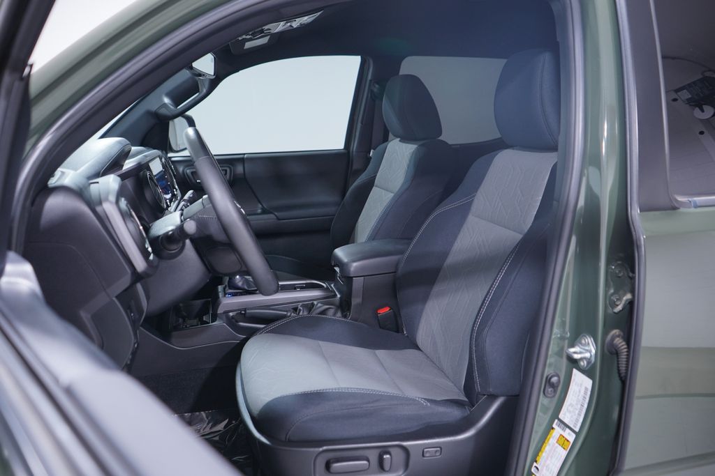 Thumbnail: 2021 Toyota Tacoma - 8